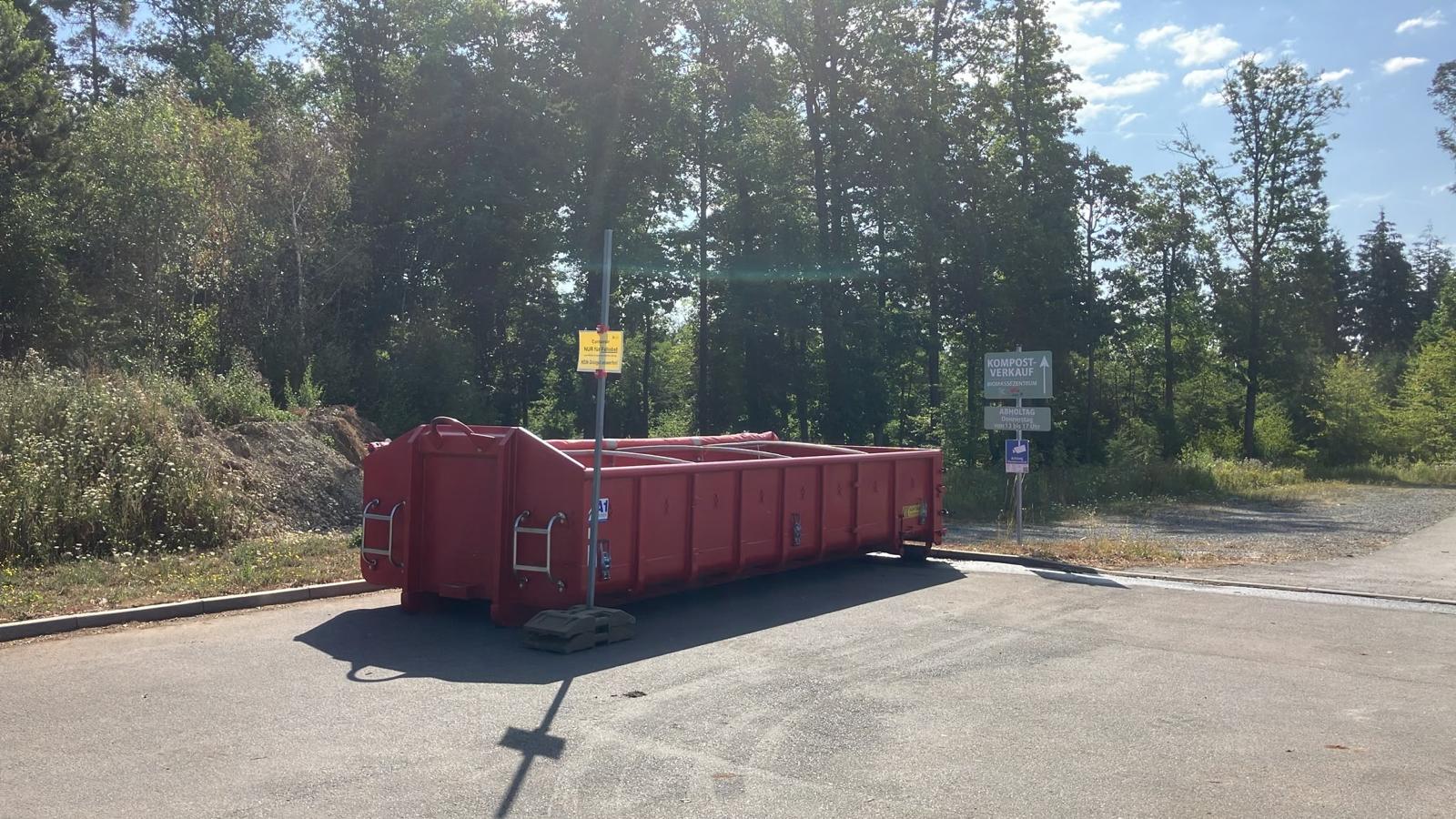 Fallobst-Container auf den Grüngutplätzen in Buchen und Mosbach 