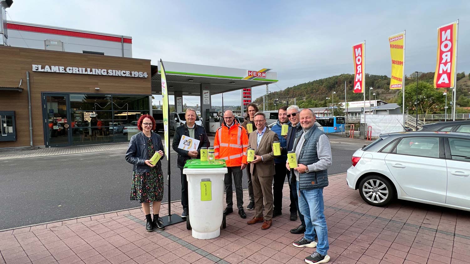 Eröffnung des neuen Tauschpunktes für Altspeisefette in Mosbach an der HERM-Tankstelle; Foto: KWiN